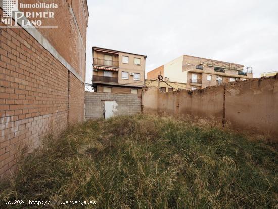 Se vende solar en la zona centro de Tomelloso con 214 m2 y 8,5 metros de fachada - CIUDAD REAL