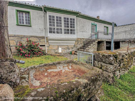  Casona de Pueblo en A TEIXEIRA, un paraíso por descubrir en plena RIBEIRA SACRA. - ORENSE 