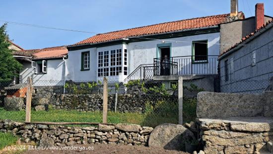 Casona de Pueblo en A TEIXEIRA, un paraíso por descubrir en plena RIBEIRA SACRA. - ORENSE