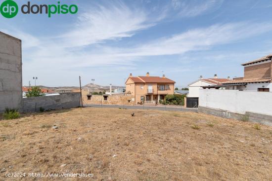 Otura. Magnífico solar urbano con 600 m/2 en el centro del pueblo. Calle Vicente Alexandre. - GRANA