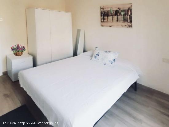 Se alquilan habitaciones en apartamento de 4 dormitorios en Alipark - ALICANTE