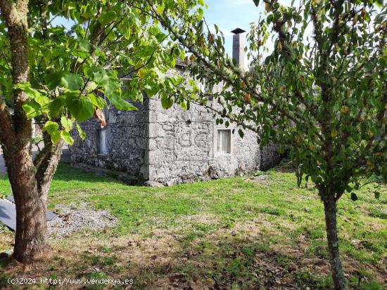 CASA DE PIEDRA CON ANEXOS EN AS PONTES DE GARCÍA RODRÍGUEZ, AS PONTES DE GARCÍA RODRÍGUES - A CO