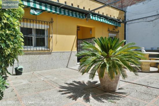  CASA INDEPENDIENTE DE UNA SOLA PLANTA CON MAS DE 70 METROS DE PATIO - CADIZ 