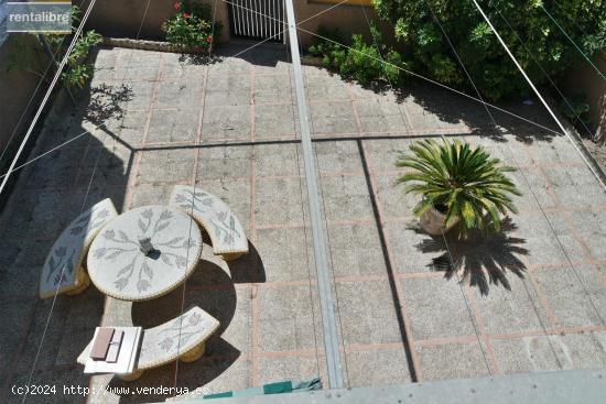 CASA INDEPENDIENTE DE UNA SOLA PLANTA CON MAS DE 70 METROS DE PATIO - CADIZ