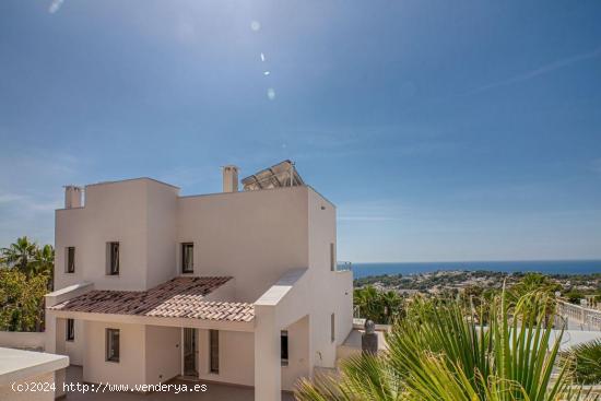 Villa de alta calidad con orientación sur y vistas panorámicas al mar - ALICANTE