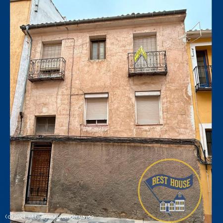 OPORTUNIDAD UNICA: Edificio en Venta con inmejorable ubicación - CUENCA