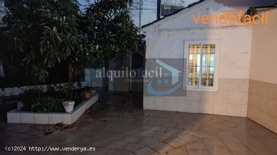 SE VENDE CASA EN CASAS DE JUAN NUÑEZ DE 5 HABITACIONES Y 2 BAÑOS Y PATIO DE 300 METROS POR 119000