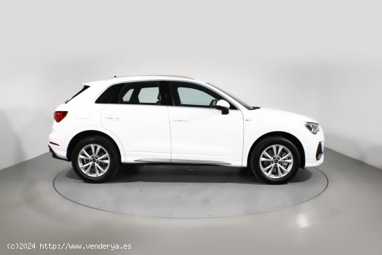 Audi Q3 AUDI Q3 45 TFSIe S line S-tronic - 