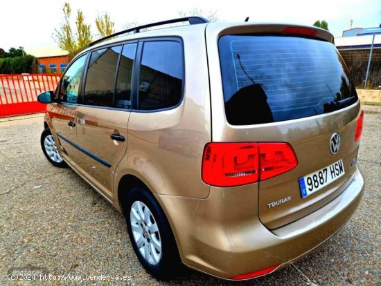 Volkswagen Touran Este es el mejor coche que puedes ver de 2014 con 385.000 Km por 7.500 EUR. en Mad