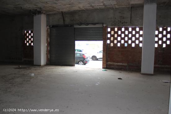 Se alquila local comercial en zona Squash de origen, posibilidad de alquilar todas las dimensiones q