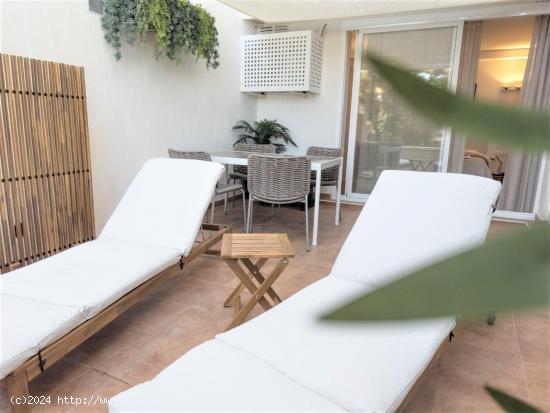 Apartamento en primera línea de playa - Bajondillo, Torremolinos - MALAGA