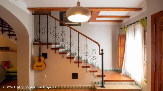 Casa estilo rústico con patio en Benimuslem - VALENCIA