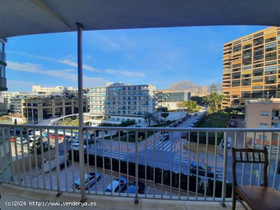 PLAZA TRIANGULAR 3 DORMITORIOS CON VISTAS DESPEJADAS - ALICANTE