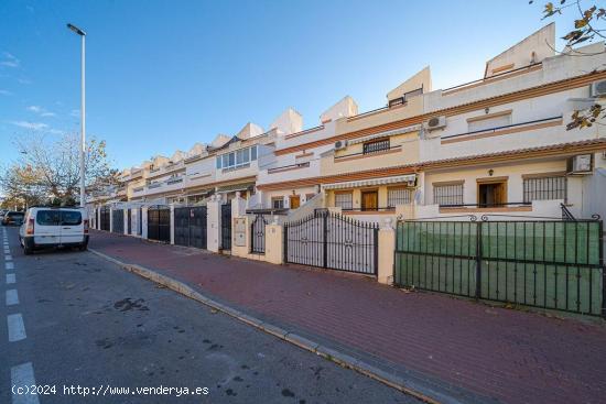 Chalet adosado en venta en Torrevieja - ALICANTE