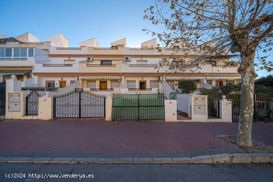 Chalet adosado en venta en Torrevieja - ALICANTE