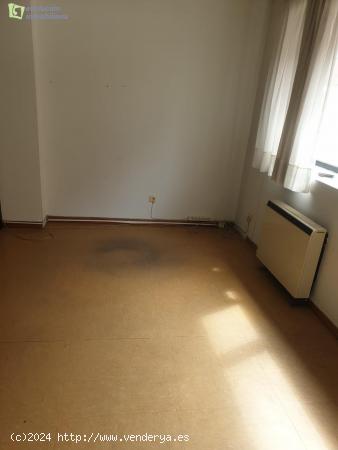 SE VENDE OFICINA EN BURGOS, CENTRICA!!! - BURGOS