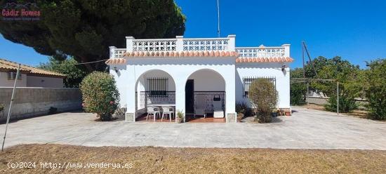 CASA INDEPENDIENTE EN BARRIO JARANA - CADIZ