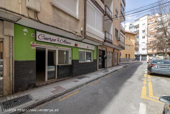  Local comercial junto a Alhamar - GRANADA 