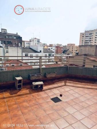 API LUNA INMOBILIARIA VENDE ATICO EN EL CENTRO - ALBACETE