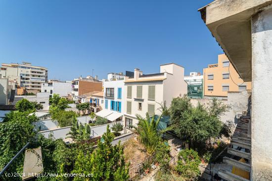 ADOSADO CON 2 TERRAZAS Y UN GRAN JARDÍN PARA REFORMAR - BALEARES