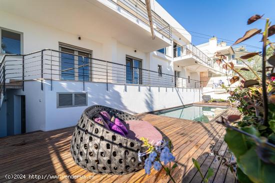 Chalet Unifamiliar con piscina, parking y jardín en la zona de Génova - BALEARES