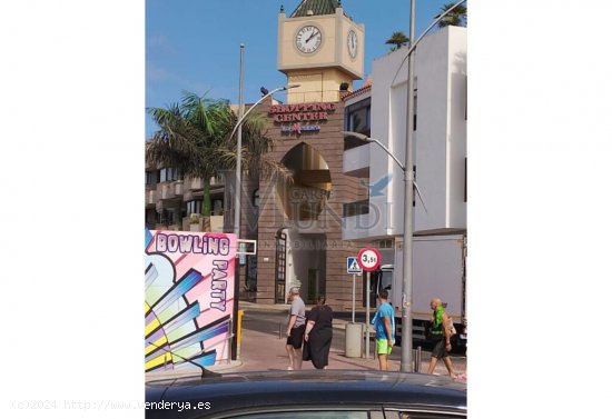 SE TRASPASA TIENDA DE ROPA EN EL CENTRO DE CORRALEJO, FUERTEVENTURA