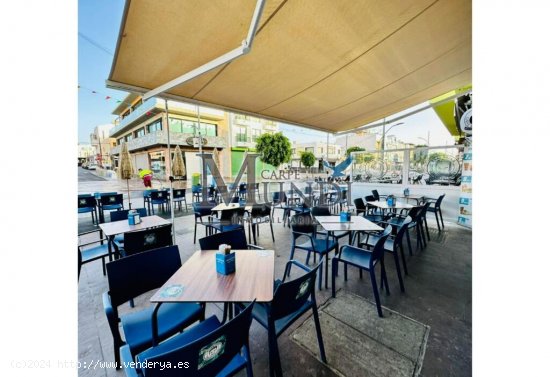 SE TRASPASA CAFETERIA EN CORRALEJO