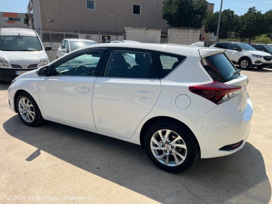 Toyota Auris 1.8 HYBRID ACTIVE - Granollers