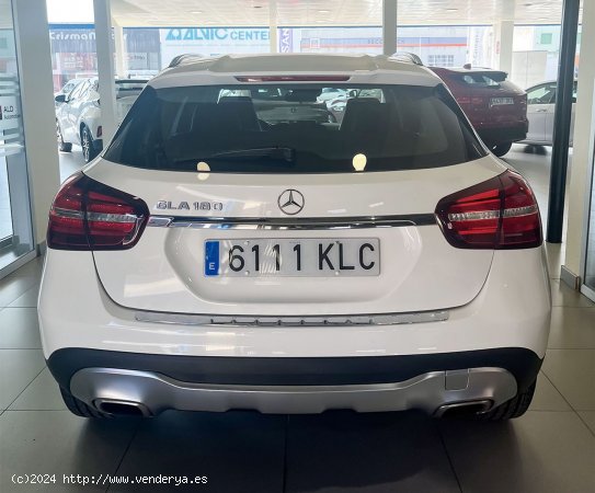 Mercedes GLA MERCEDES-BENZ  GLA 180 - 