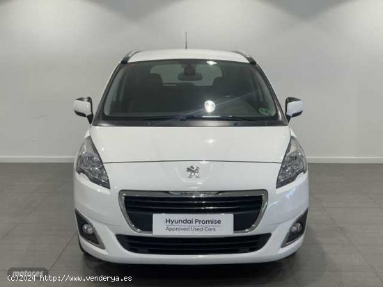 Peugeot 5008 1.2 PureTech S&S Style 7 pl. 130 de 2016 con 80.000 Km por 12.500 EUR. en Barcelona