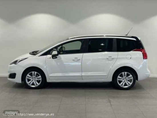 Peugeot 5008 1.2 PureTech S&S Style 7 pl. 130 de 2016 con 80.000 Km por 12.500 EUR. en Barcelona