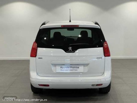 Peugeot 5008 1.2 PureTech S&S Style 7 pl. 130 de 2016 con 80.000 Km por 12.500 EUR. en Barcelona