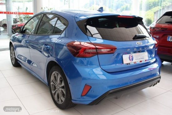 Ford Focus FOCUS 1.0 MHEV  ST- LINE 5P de 2023 con 49 Km por 25.900 EUR. en Pontevedra