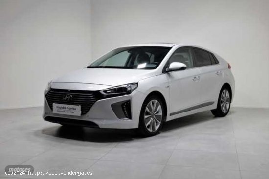 Hyundai Ioniq 1.6 GDI HEV Tecno DCT de 2017 con 75.100 Km por 17.990 EUR. en Valencia