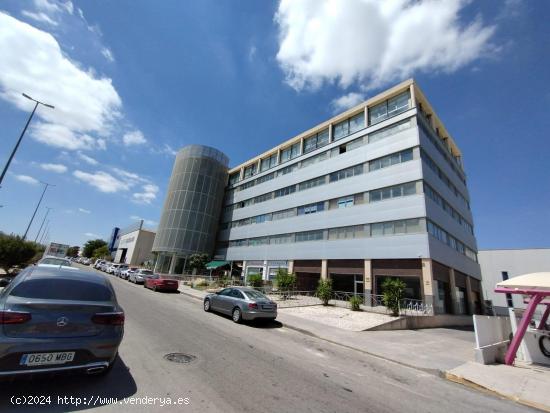 Oportunidad de adquirir esta plaza de garaje en el Pol. Ind. Los Torraos - MURCIA