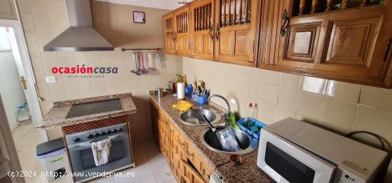 CASA Y PISO A LA VENTA EN EL CENTRO DE PUEBLONUEVO - CORDOBA