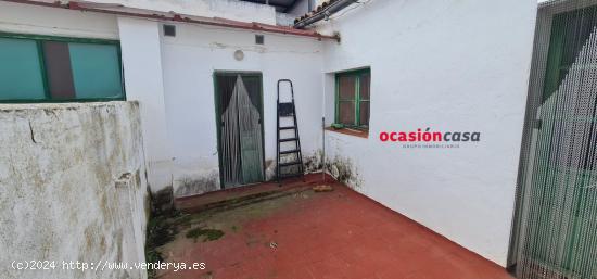 CASA Y PISO A LA VENTA EN EL CENTRO DE PUEBLONUEVO - CORDOBA