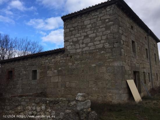 Molino, tejado y muros en perfecto estado - BURGOS