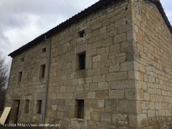 Molino, tejado y muros en perfecto estado - BURGOS