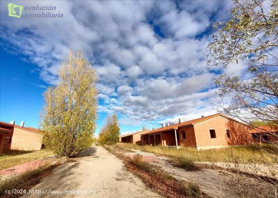 PROMOCION DE 174 VIVIENDAS DE ADOSADOS Y PAREADOS EN LERMA. BURGOS - BURGOS