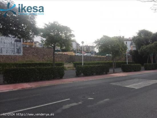 Venta de 3 Suelos Urbanos Terciarios en Sector STR. PUENTE ESURI - HUELVA