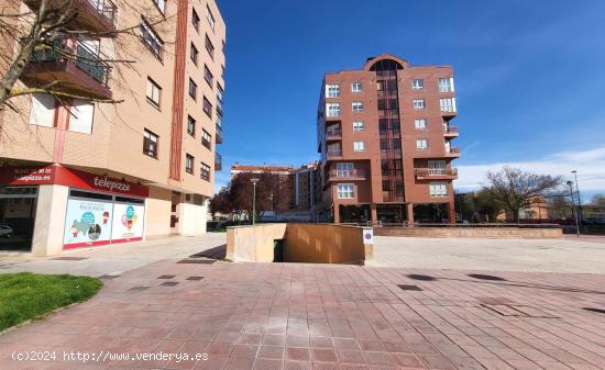 PLAZA DE GARAJE EN LA CALLE SEVERO OCHOA 23, FRENTE A RESIDENCIAL SANTA BARBARA - BURGOS