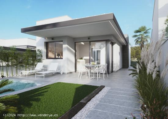  ESTUPENDAS  VILLAS  DE NUEVA CONSTRUCCIÓN EN SAN MIGUEL DE LA SALINA - ALICANTE 