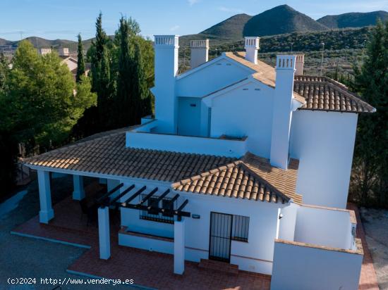 MARAVILLOSO ADOSADO EN ESTILO MEDITERRANEO DE 2 DORMITORIOS CON PISCINA COMUNITARIA EN MURCIA - MURC