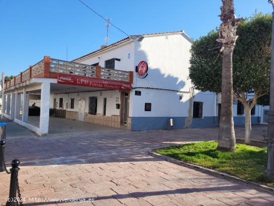 Local comercial y piso en venta en Domeño - VALENCIA