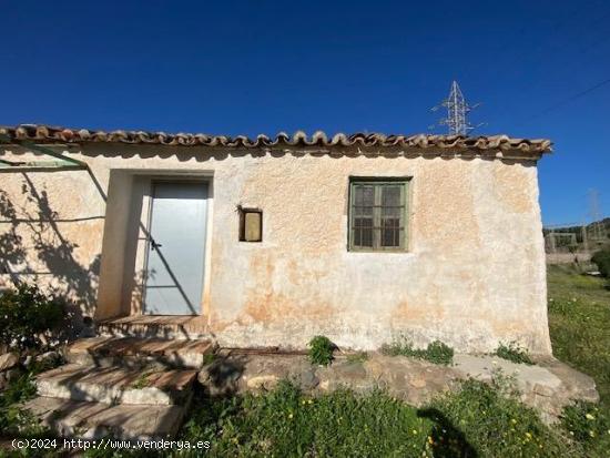 FINCA AGRARIA REGADIO CON CORTIJO PARA REFORMAR - MALAGA