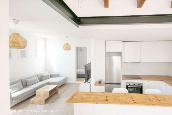 Apartamento entero de 2 dormitorios en Barcelona. - BARCELONA