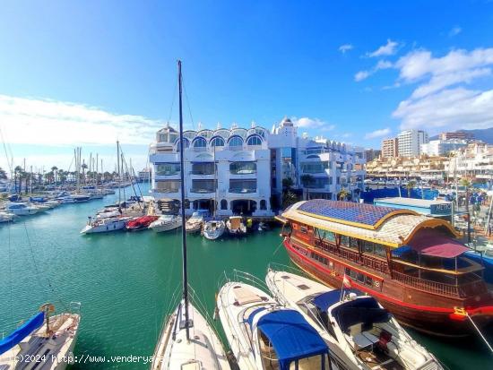 Exclusivo apartamento situado en Puerto Marina, Benalmádena, con vistas a los barcos. - MALAGA