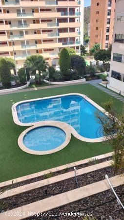 Apartamento de 2 dormitorios con garaje y trastero para entrar a vivir - ALICANTE