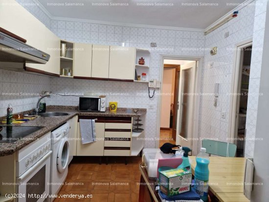 Salamanca (Centro Histórico); 6 d, 2wc, 1 aseo. SS.CC. 1700€ - Salamanca